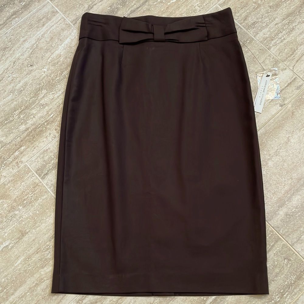 Adrienne Vittadini Brown slim skirt size 6